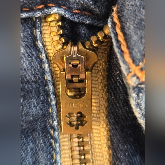 (34x32) Lucky Brand Distressed Jeans - Picture 5 of 11